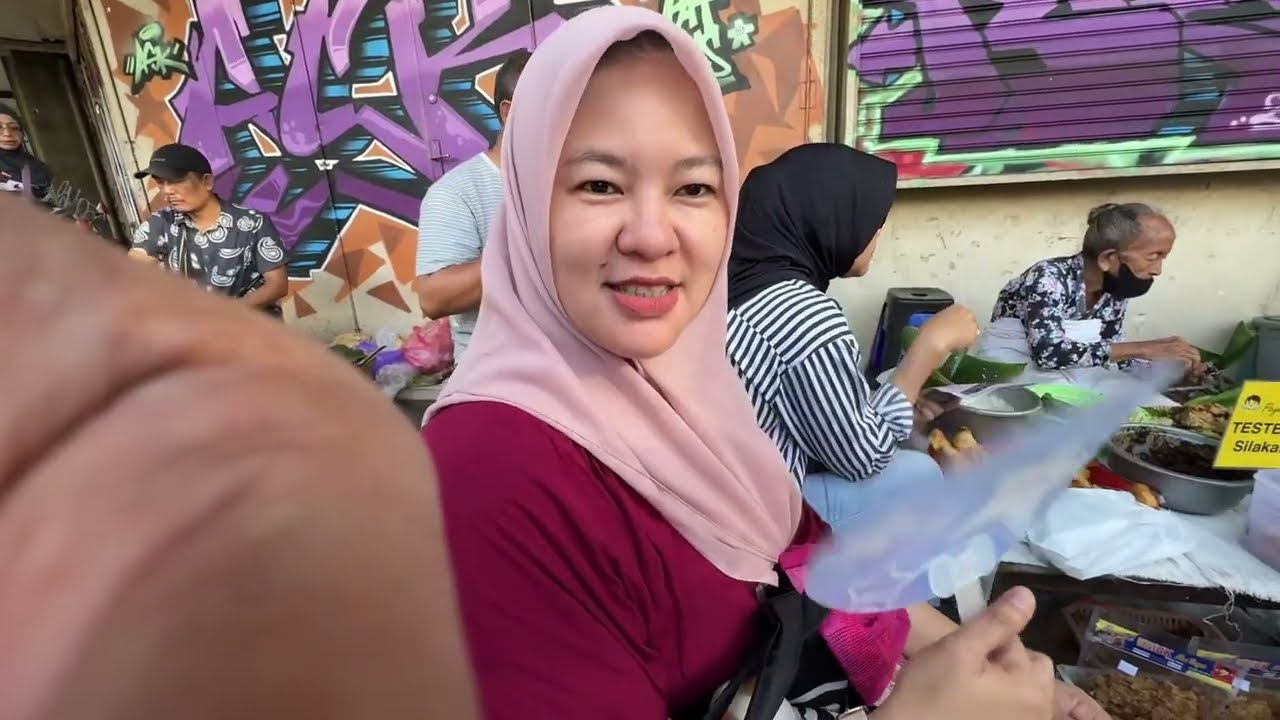 Sewa bis 3 hari 2 malam ajak keluarga besar ke yogyakarta 