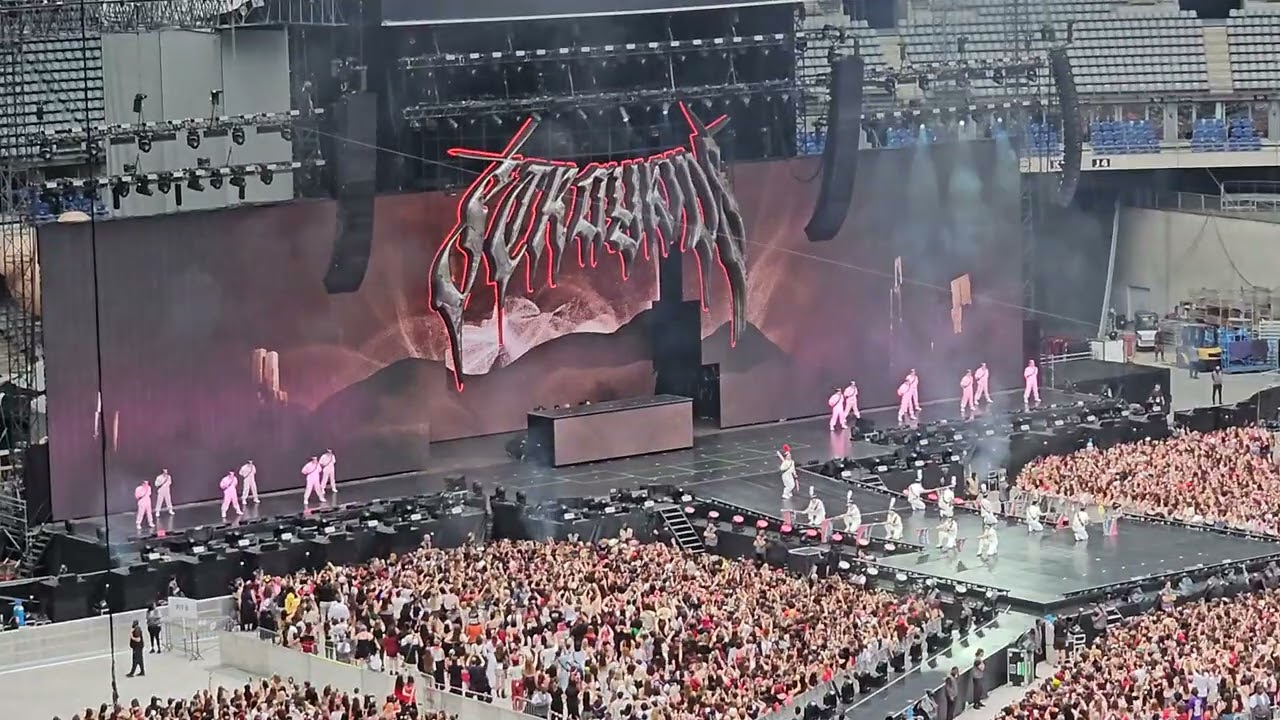 Stray Kids - Intro + Mountains @ Stade de France 26/07/2025