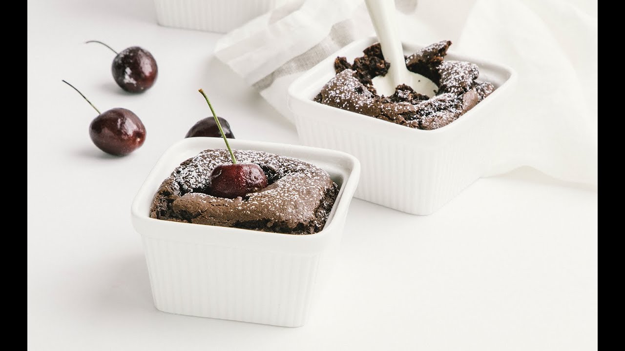 เค้กช็อกโกแลตฟัดจ์ Warm Chocolate Fudge Cake