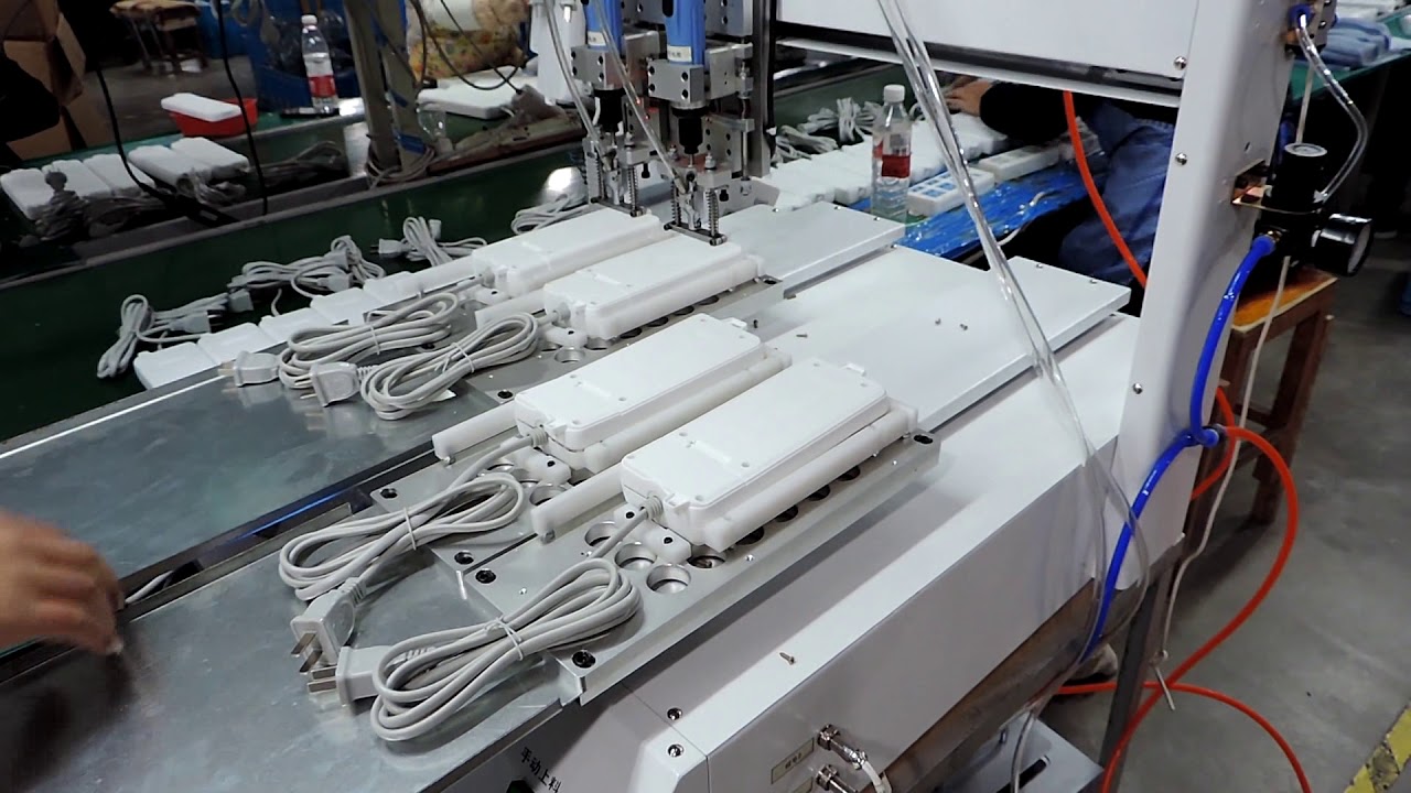 Robot screw feeding and tightening machine with 2 screwdriver
