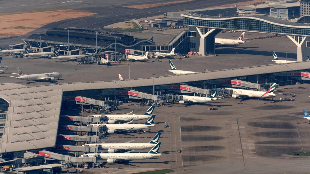 Hong Kong airport live with ATC