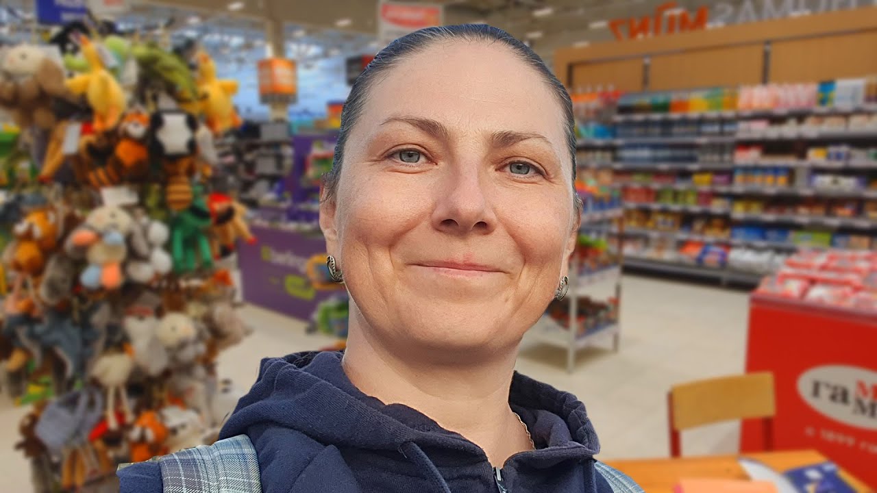 Back to School!  Shopping Vlog from a Huge Russian Store / Different Russia 2024