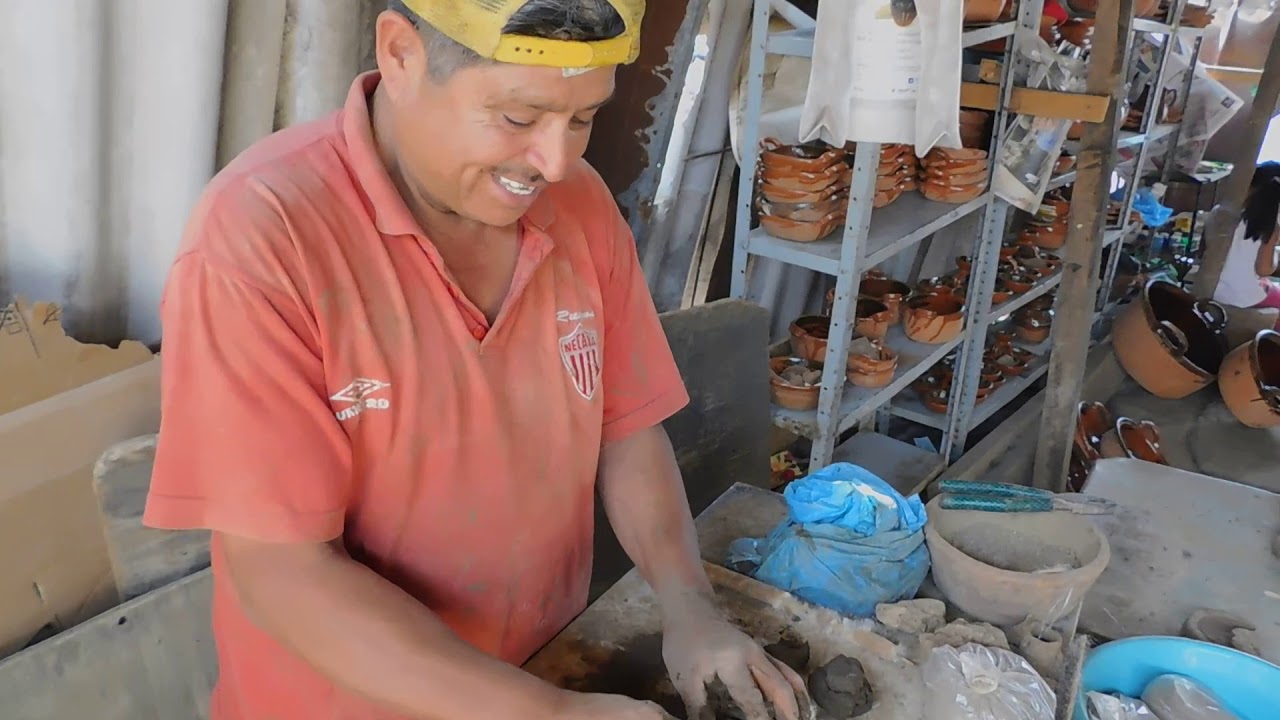 TALLER DE ALFARERÍA DE DON JUAN EN TLAYACAPAN, MORELOS