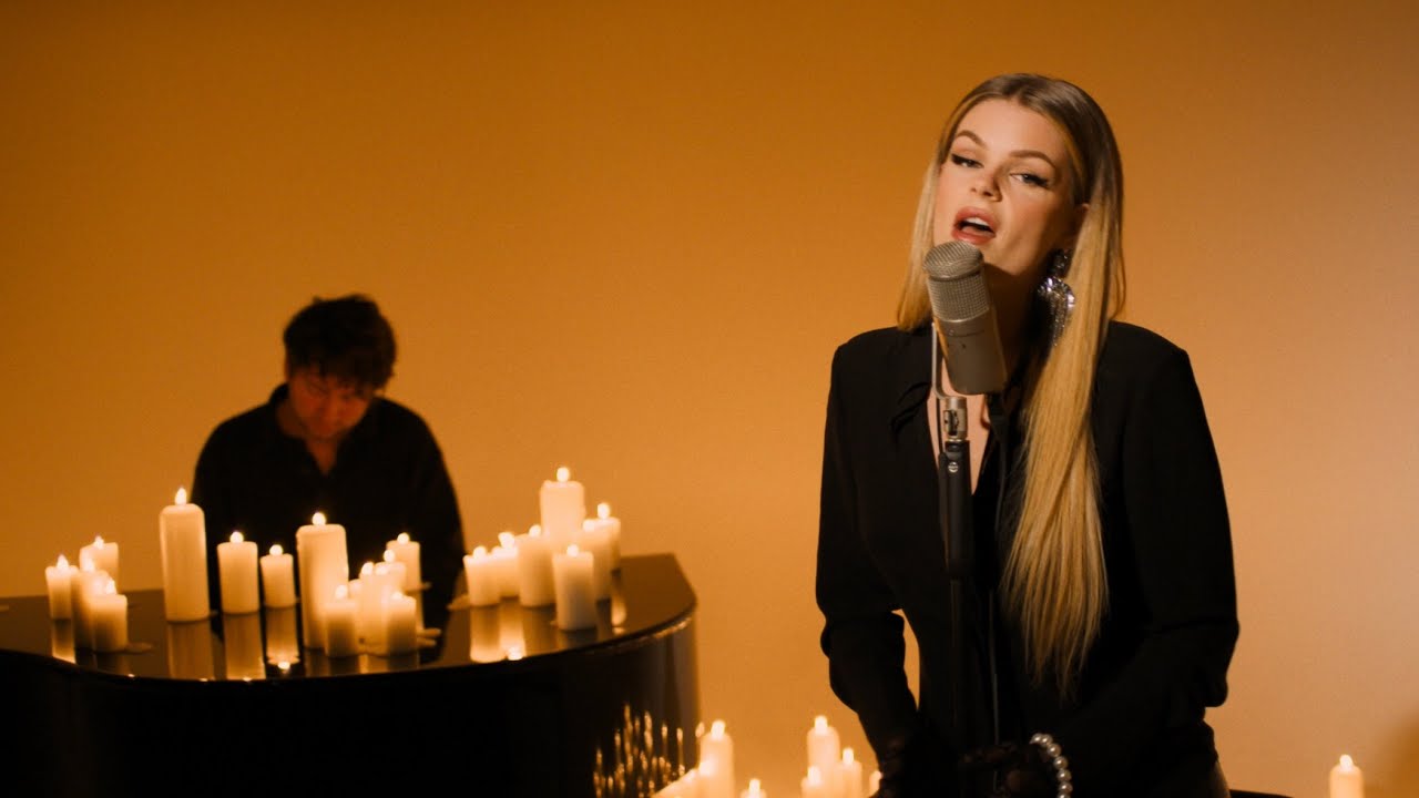 Frank Sinatra - Have Yourself A Merry Little Christmas (Cover by Davina Michelle)