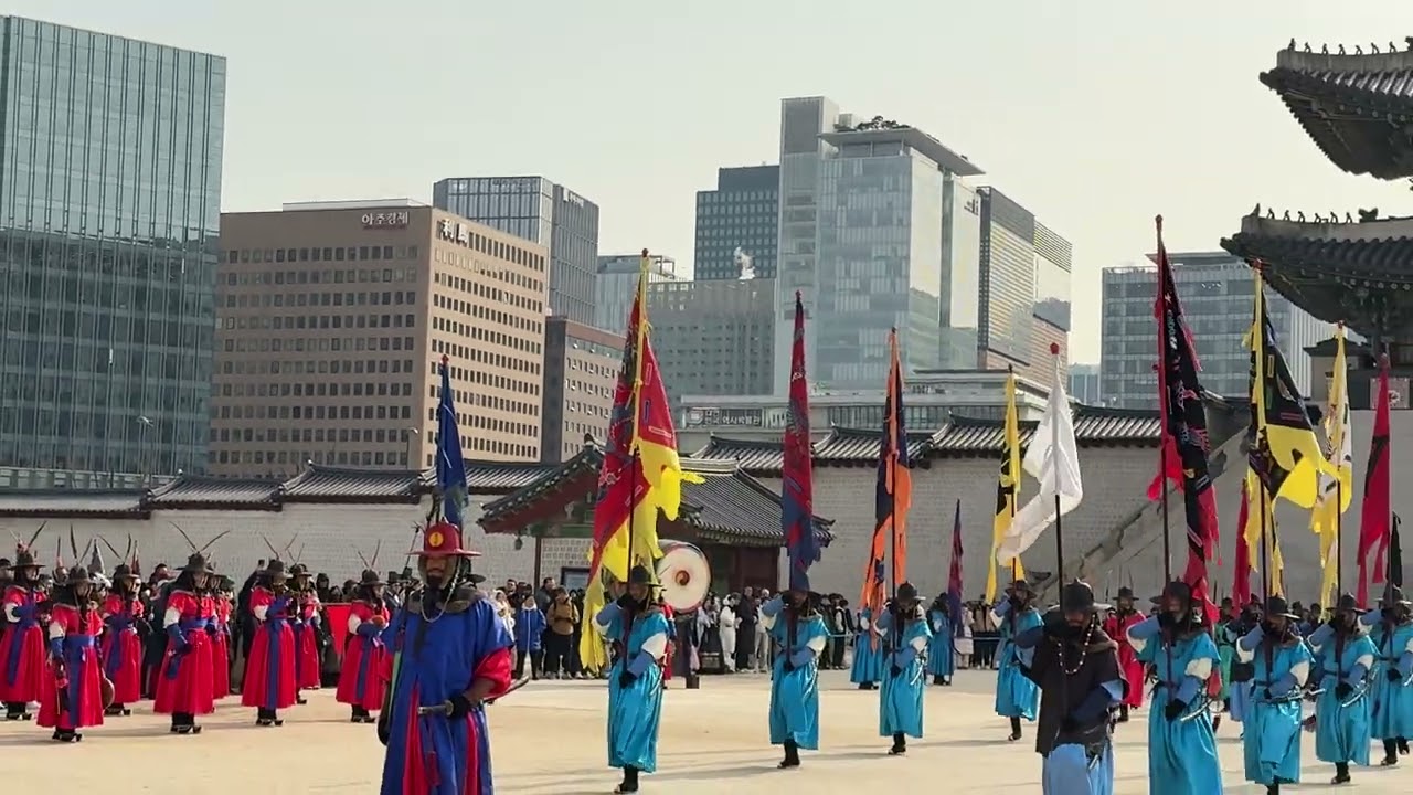 Korean Royal Army's drill #southkorea #seoul #Gyeongbokgung Palace #culturallandmarks 