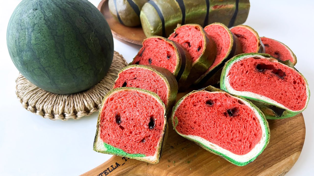 진짜 수박으로 만든 수박빵? Watermelon bread Recipe :: The Whole Family Loves it