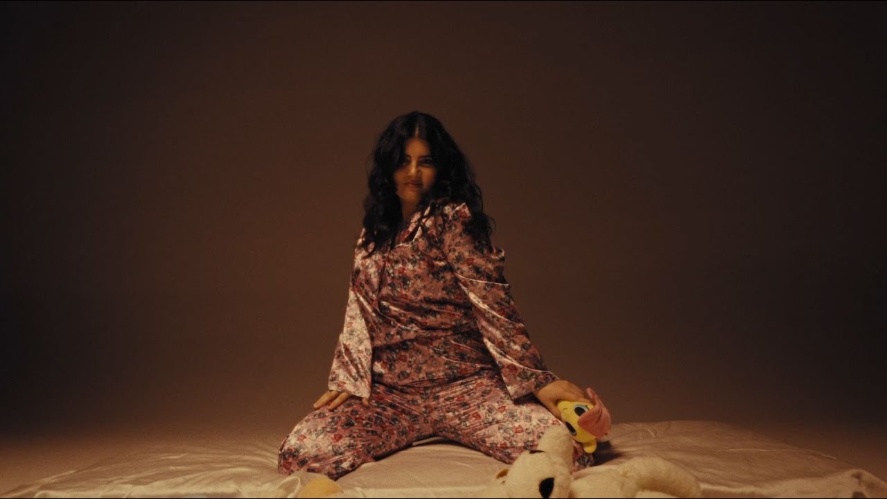 Maria Tomba - CRUSH (Official Visual Video)