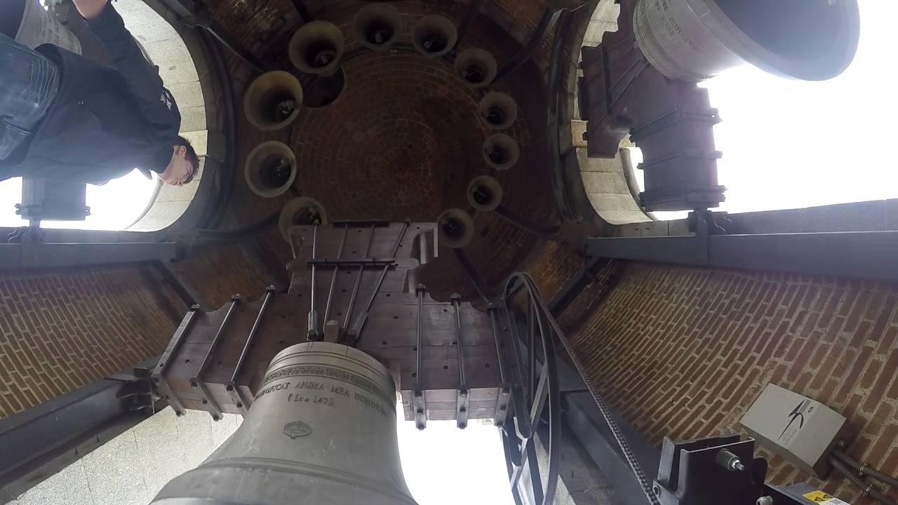 Volteo Manual Catedral de La Almudena con los fundidores Quintana