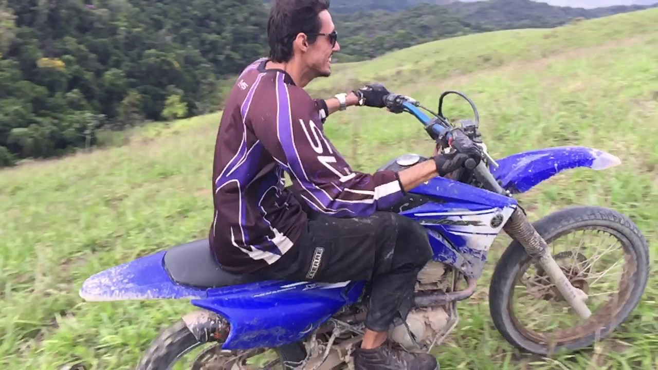 CRF 230 vs XTZ LANDER 250