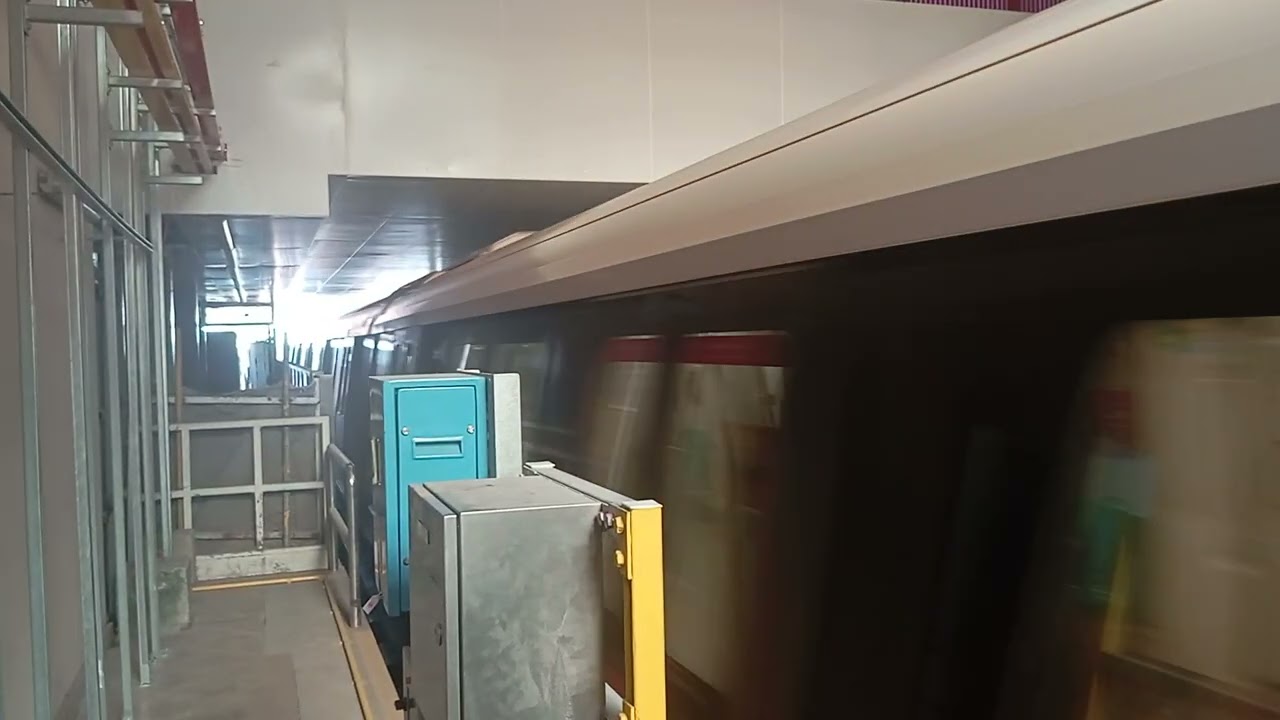 SMRT KSF C151A 501/502 departing Tanah Merah 