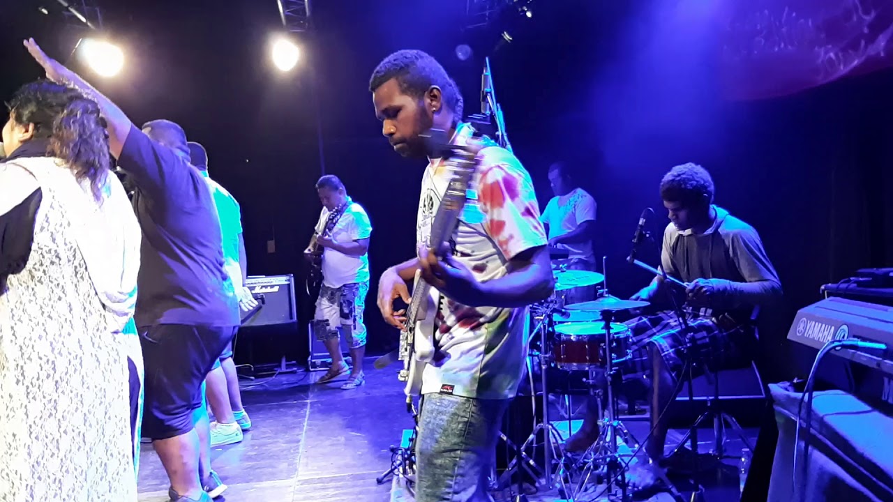 LION ROCK reprise Lucky dube "The Hand That Giveth"
