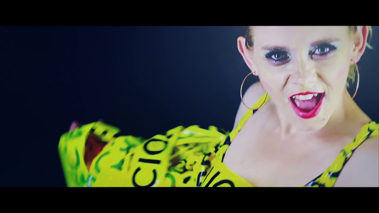 Susana Hoffman - Sexi Dance (Videoclip)