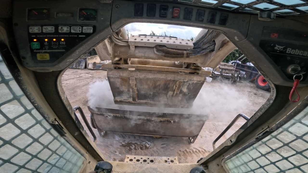 A busy day at work in my bobcat s300 - Skid steer POV