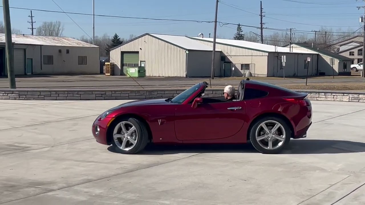 2009 Pontiac Solstice GXP Coupe: Drive Away