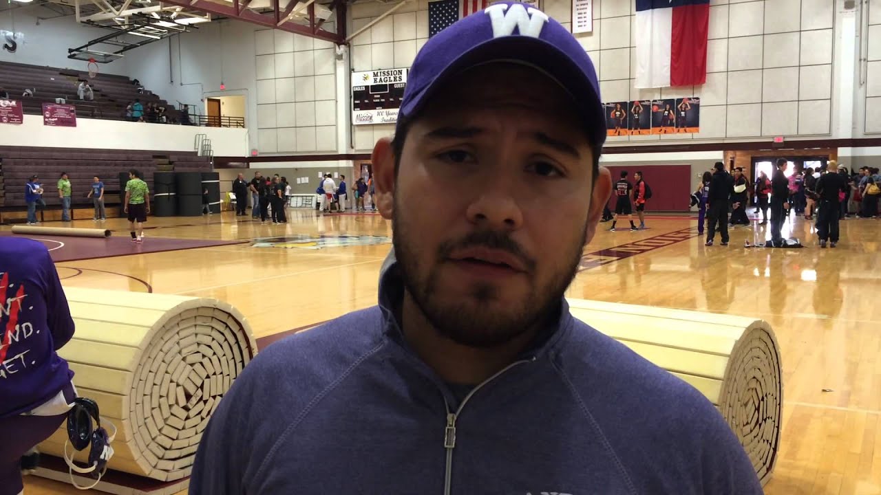 2015 District 16-6A Wrestling Championship: Weslaco High's Rolando Becerra