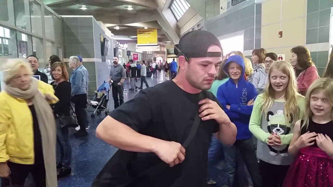 Best pregnancy announcement reaction EVER!