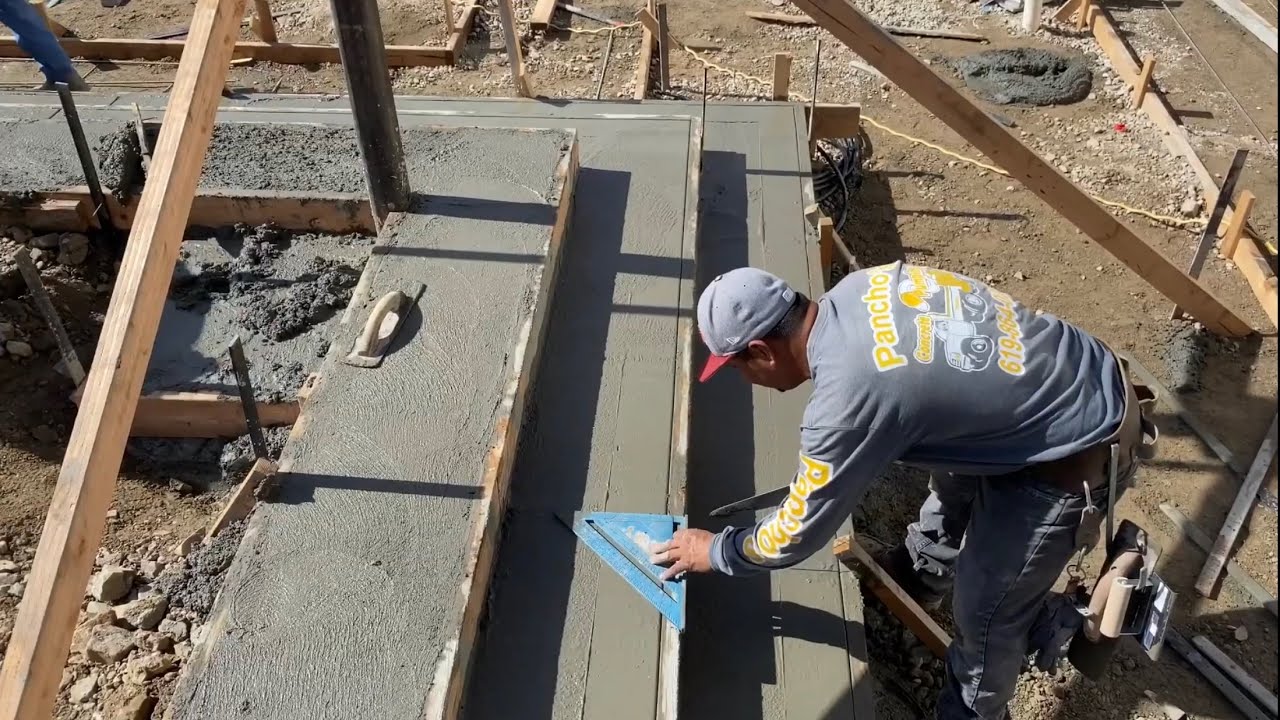 HACIENDO UNOS ESCALONES Y LOSAS DE CONCRETO