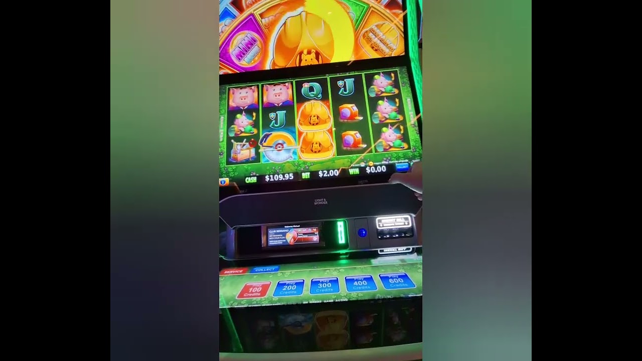 ANOTHER BONUS FEATURE ON HUFFNPUFF HARD HAT GAMEPLAY #casino #huffandpuff #slot #jackpot