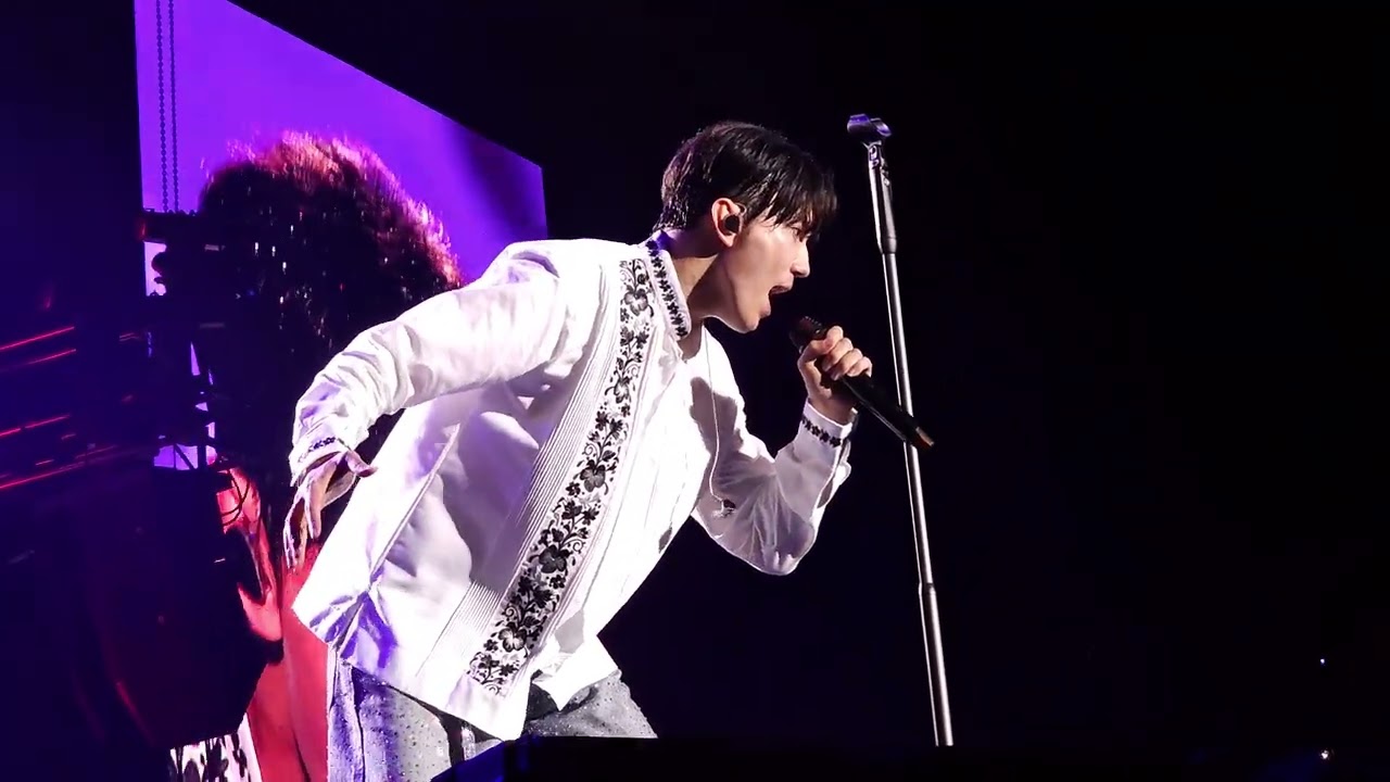 Mahabbat Ber Magan - Dimash [ Stranger Tour 2025 in Mexico ] - Palacio de los Deportes