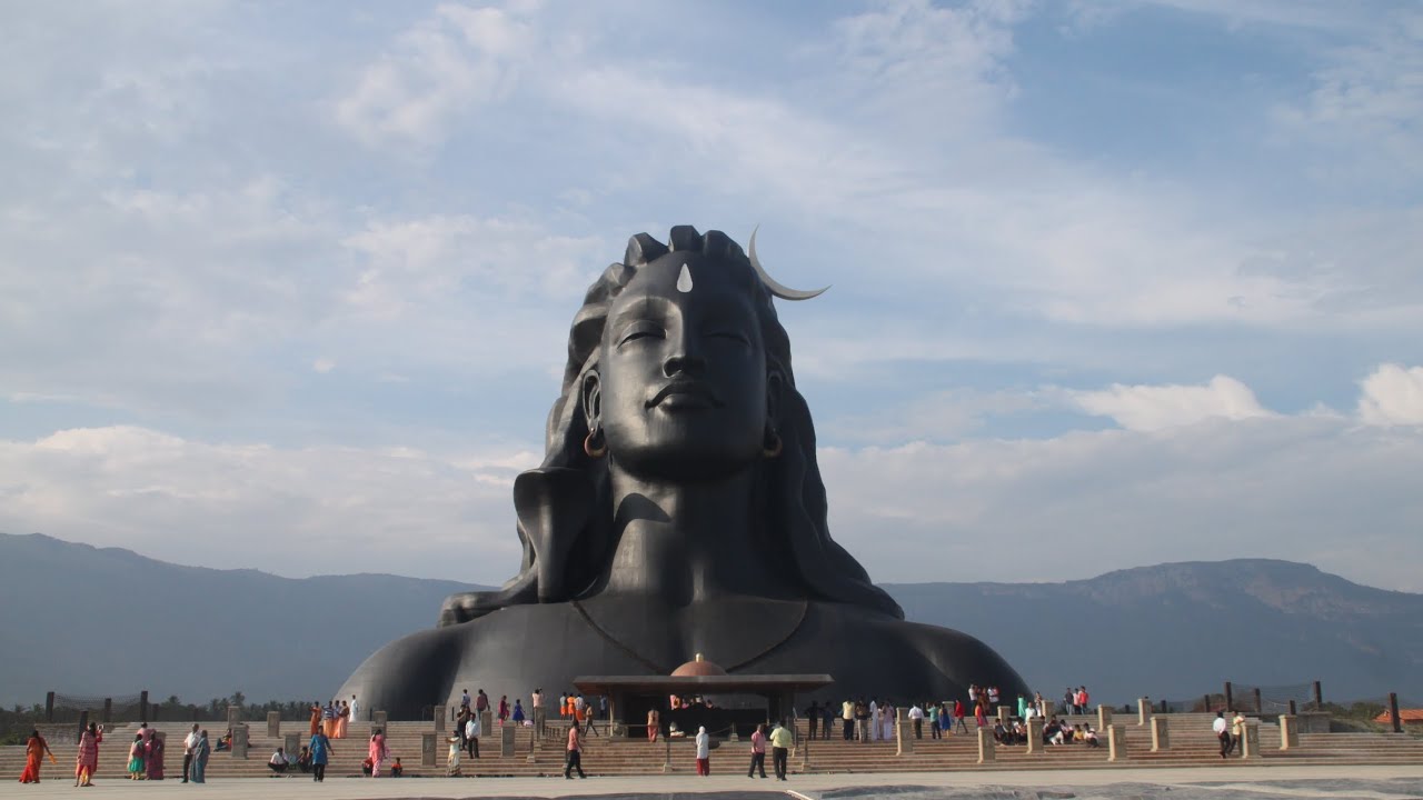 Shiva का विराट स्वरूप, 112 फुट ऊँची आदियोगी प्रतिमा, Coimbatore की पावन धरती पर स्थित है l 
