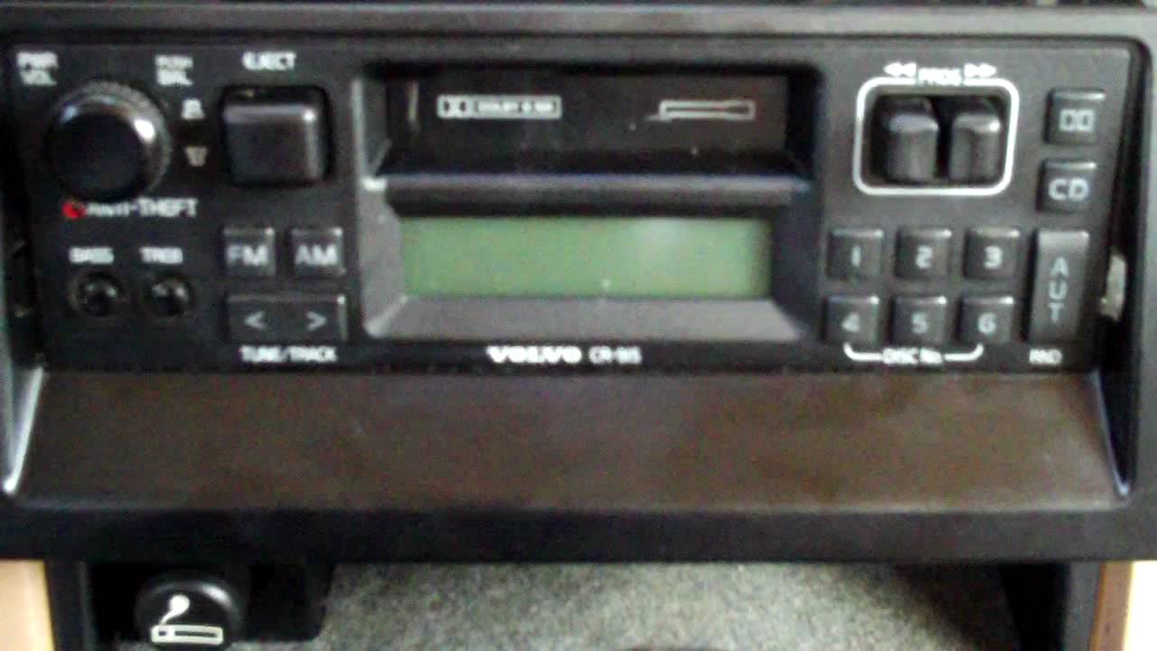 Removing radio from a Volvo 940