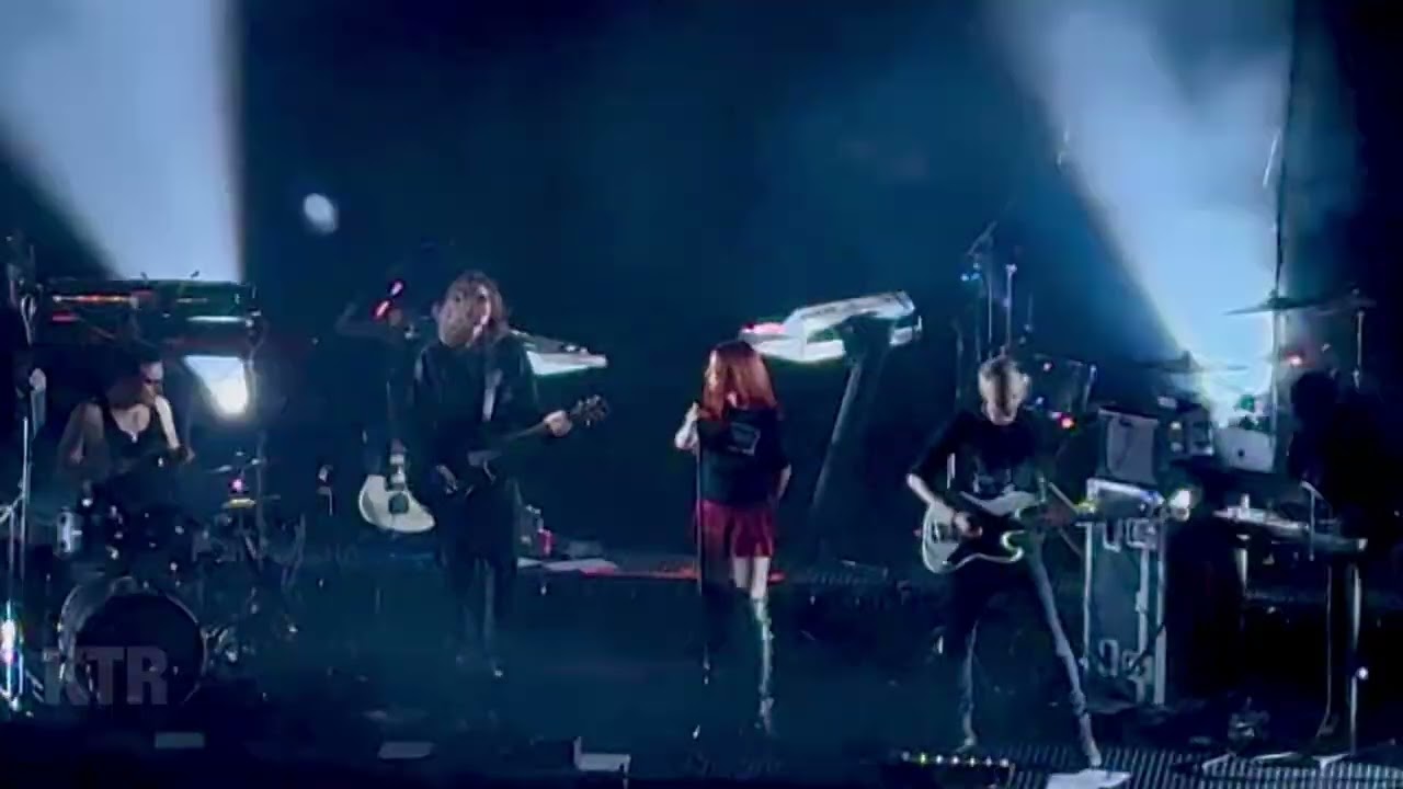 Raven Numan live in Glasgow, November 2025