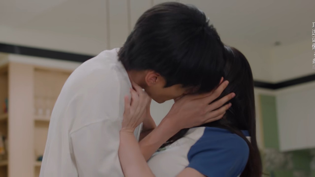 Цзынь Цзинь расстаётся с Ли У! Младший брат плачет и умоляет её остаться.