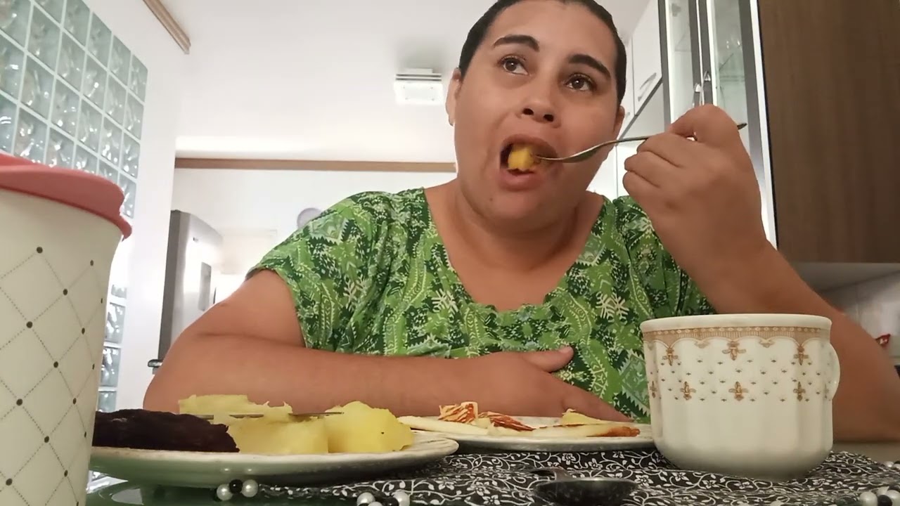 Comer 😋🤣 tomar café ☕🌃❤️