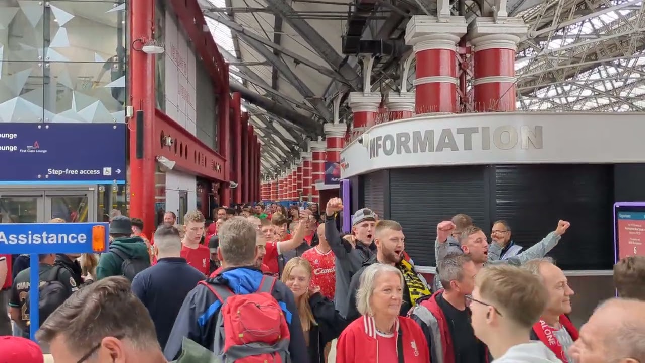 Liverpool Parade Day Lime Street Station