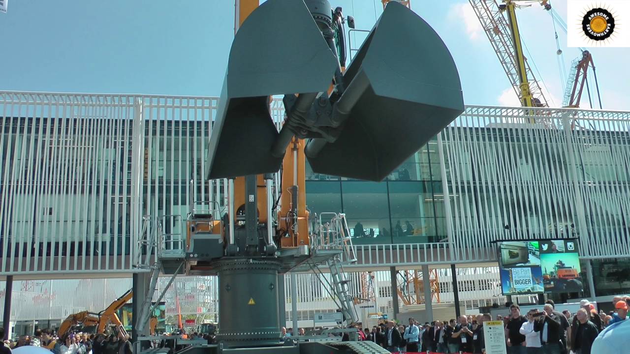 Liebherr LH110C material handler demonstration  Bauma 2016