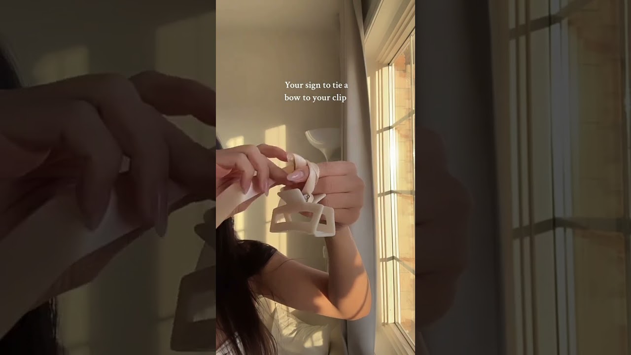 How to do the Ribbon bow claw clip hairstyle!