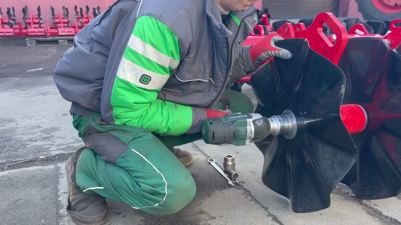 Нові акумуляторні потужні індустріальні ударні гайковерти metabo SSW 18 LTX 1750 BL