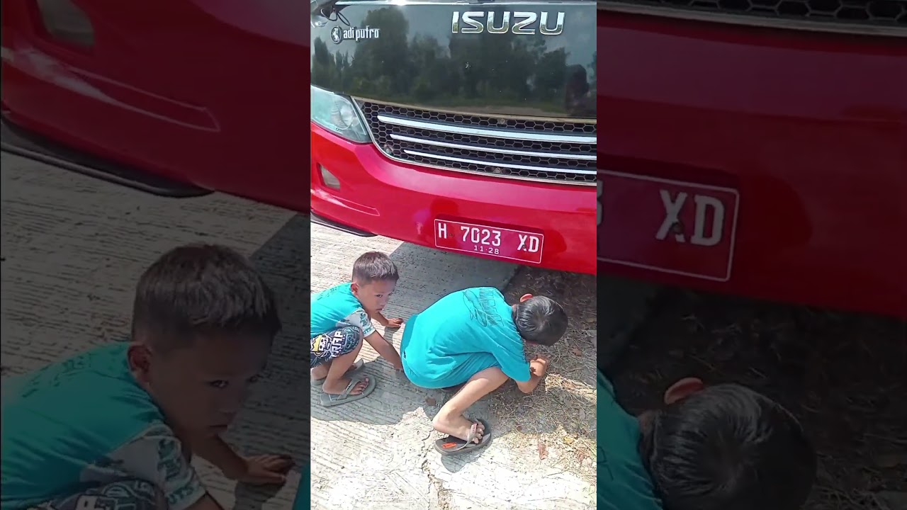 viral gara² basuri siBocil masuk kolong bus.. 