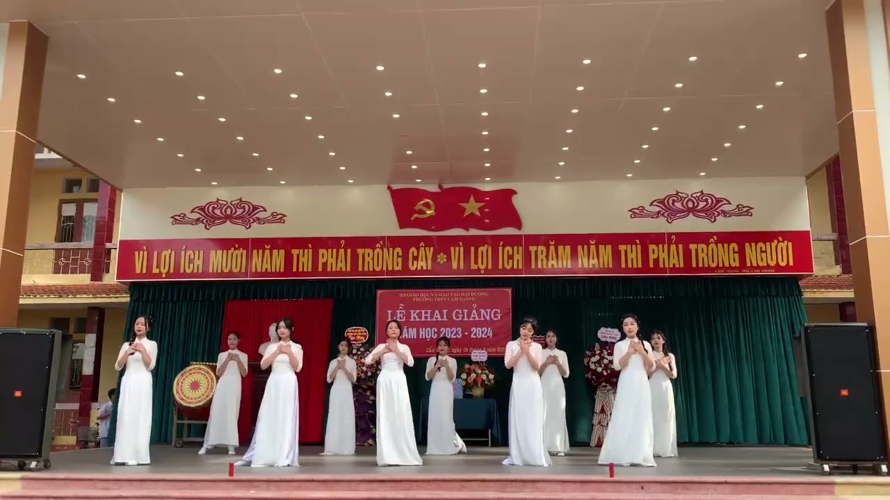 Mashup Ngây ngô & Đưa em về nhà - Ban múa - CLB VĂN NGHÊ THPT CẨM GIÀNG