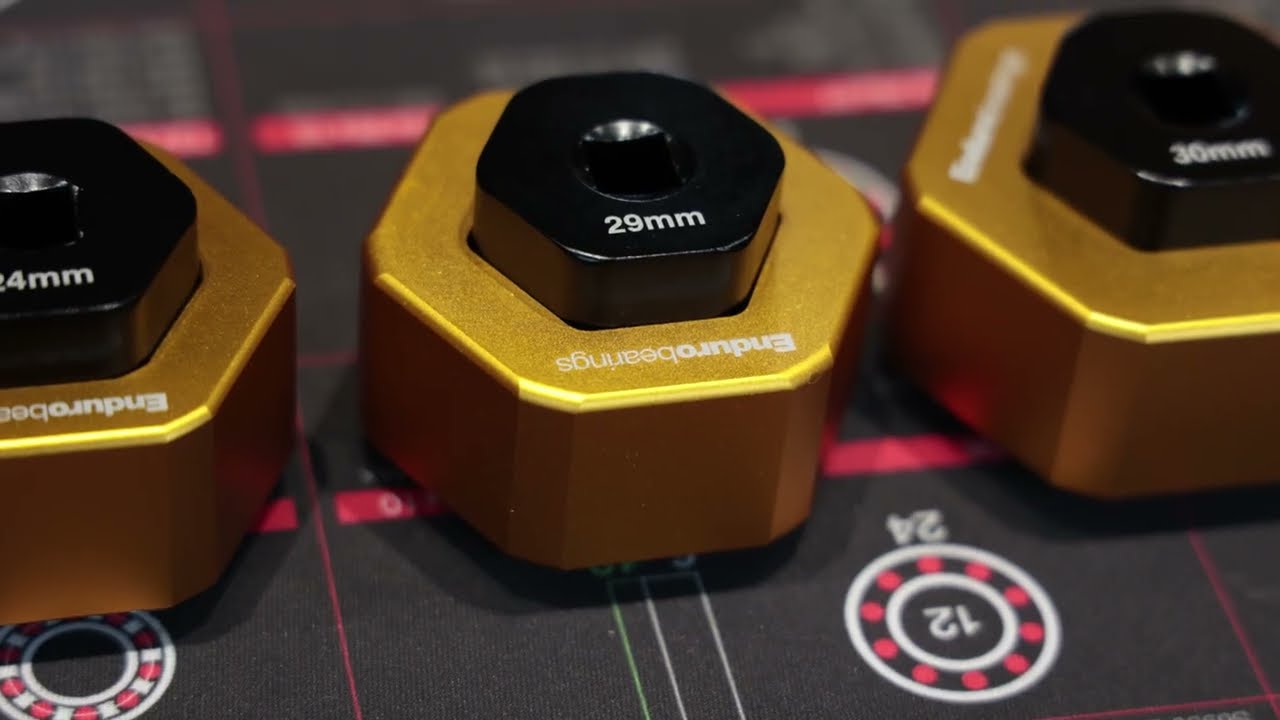 Montáž středového složení / Assembly of the bottom bracket Endurobearings BBT 044