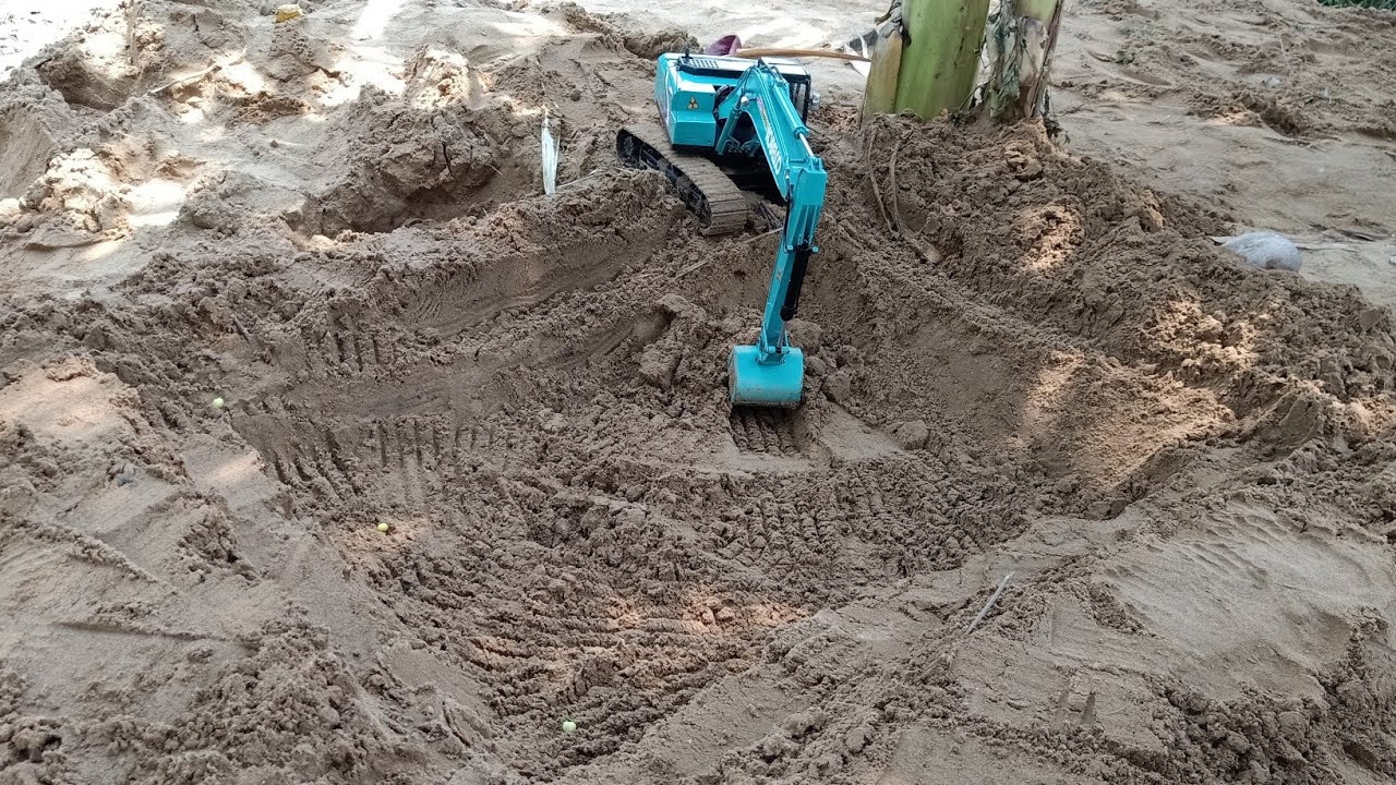 ลุยงาน ขุดสระ โดย รถแมคโครบังคับ KOBELCO super x 200-8