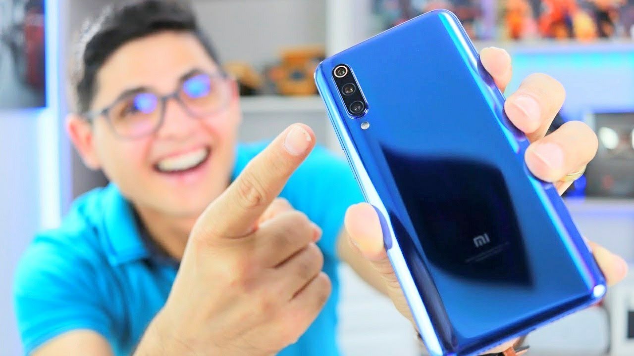 Xiaomi Mi 9 - PRECISO LHE CONTAR UMA COISA SOBRE ELE!