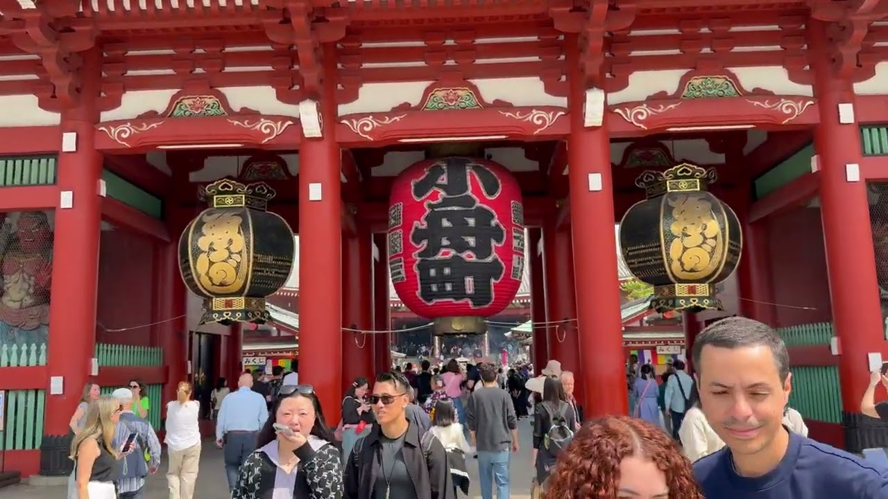 Asakusa Shrine and Nakamise Shopping Street in Tokyo, Japan (walking tour)