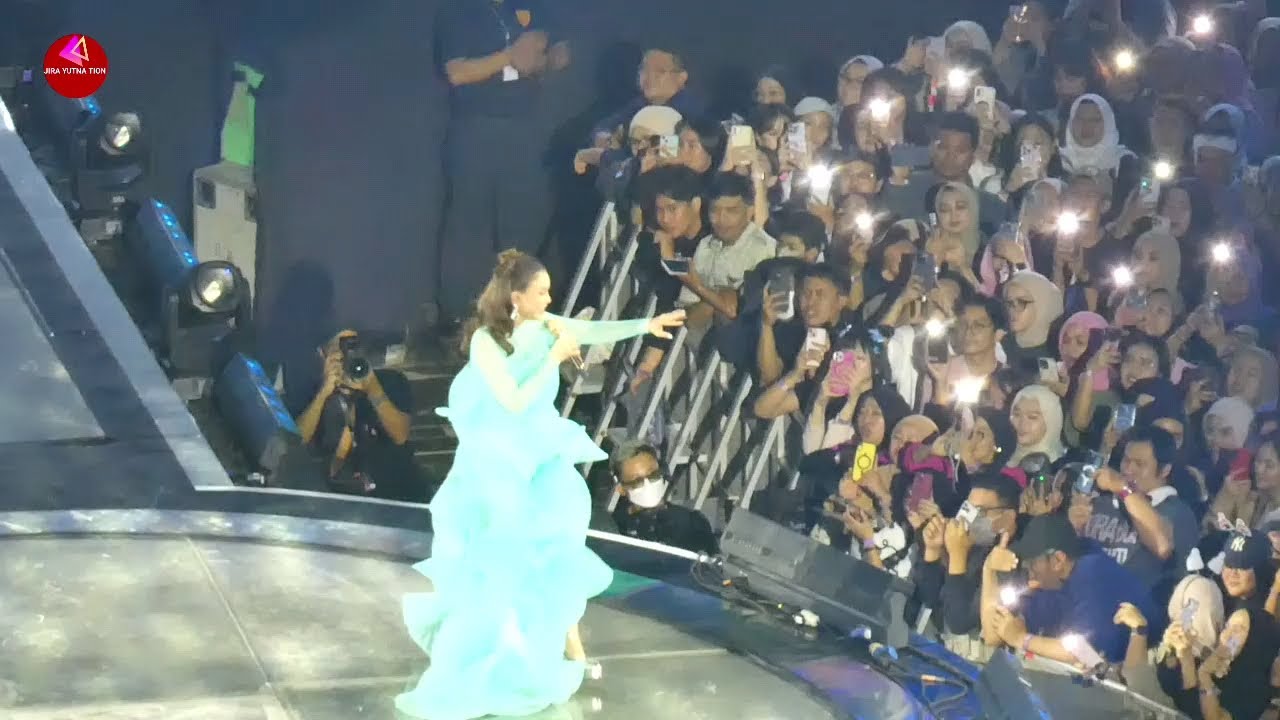 TAK SANGGUP LAGI - ROSSA - DI KONSER ROSSA HERE I AM 2025