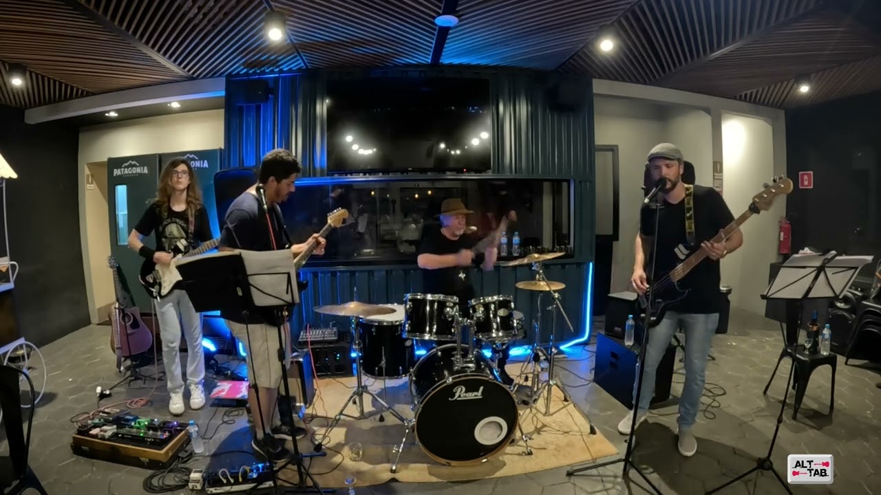 While My Guitar Gently Weeps (cover) - The Beatles - ALT+TAB