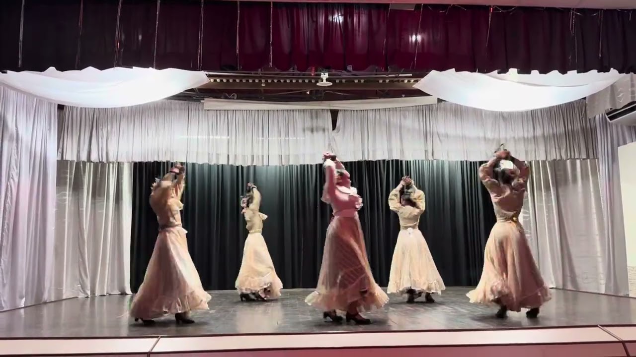 Danzas Guanipa Mujeres al Vuelo Teatro Divino Maestro Día Nacional Danza Nacionalista