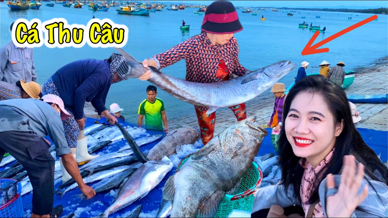 Lần Đầu Dẫn San Đi Dạo Làng Chài | Nồi Lẩu Thái Mực Nang Mừng Ngày Đoàn Tụ