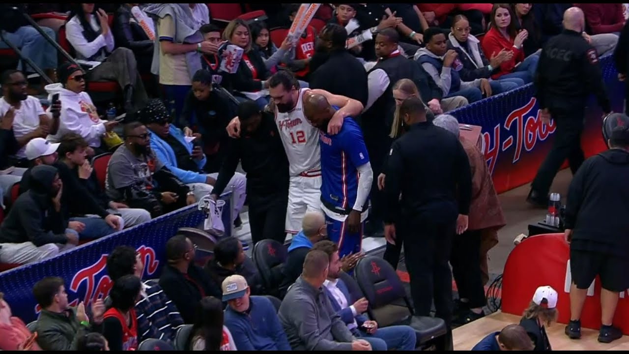 Steven Adams gets injured upon landing and is helped to the locker room