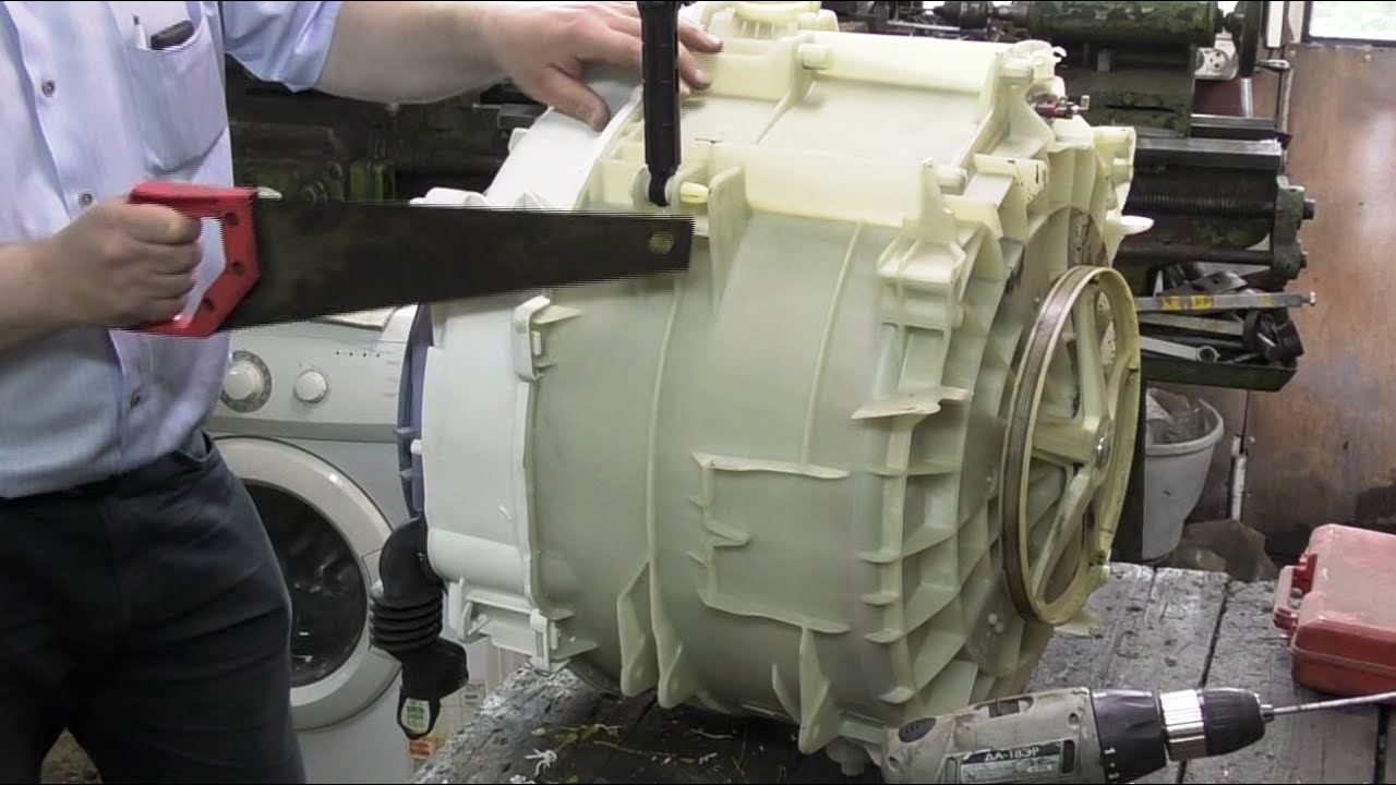Распиливаем и клеим неразборный бак Ariston, Indesit , для замены подшипников.