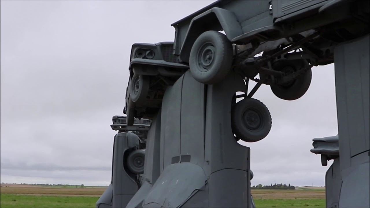 Unbelievable  Carhenge // car henge