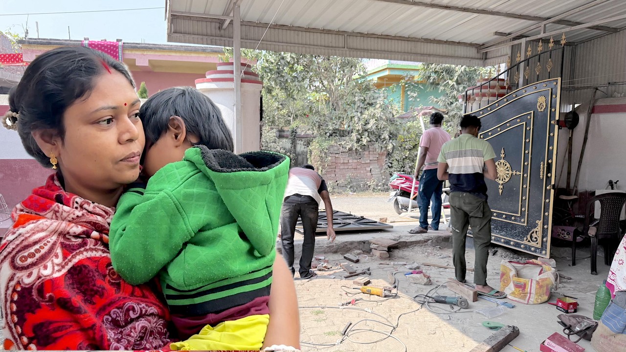 চোখের সামনে বাড়ির মেন গেট ভেঙে ফেলা হলো