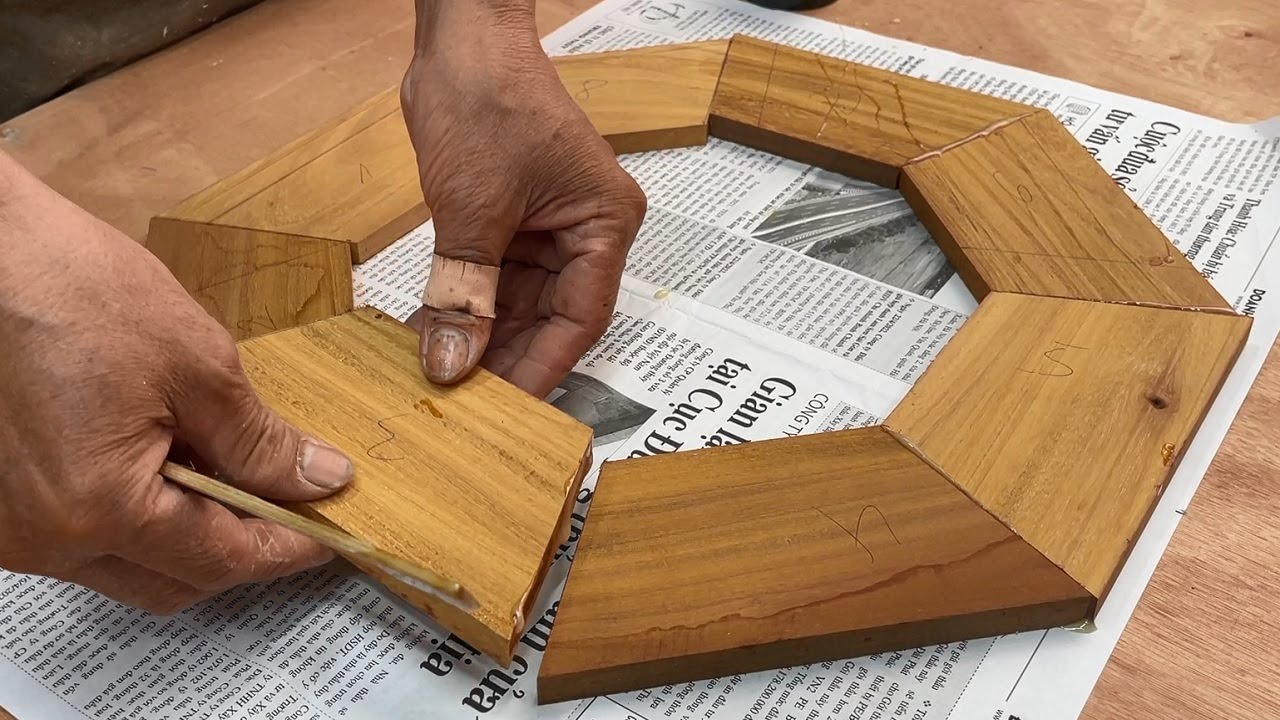 Limited Edition Wall Clock Inspired By A Wristwatch // Super Creative Woodworking Project