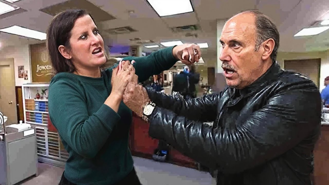 3 MINS AGO: ASHLEY SLAPPED Les Gold on Hardcore Pawn