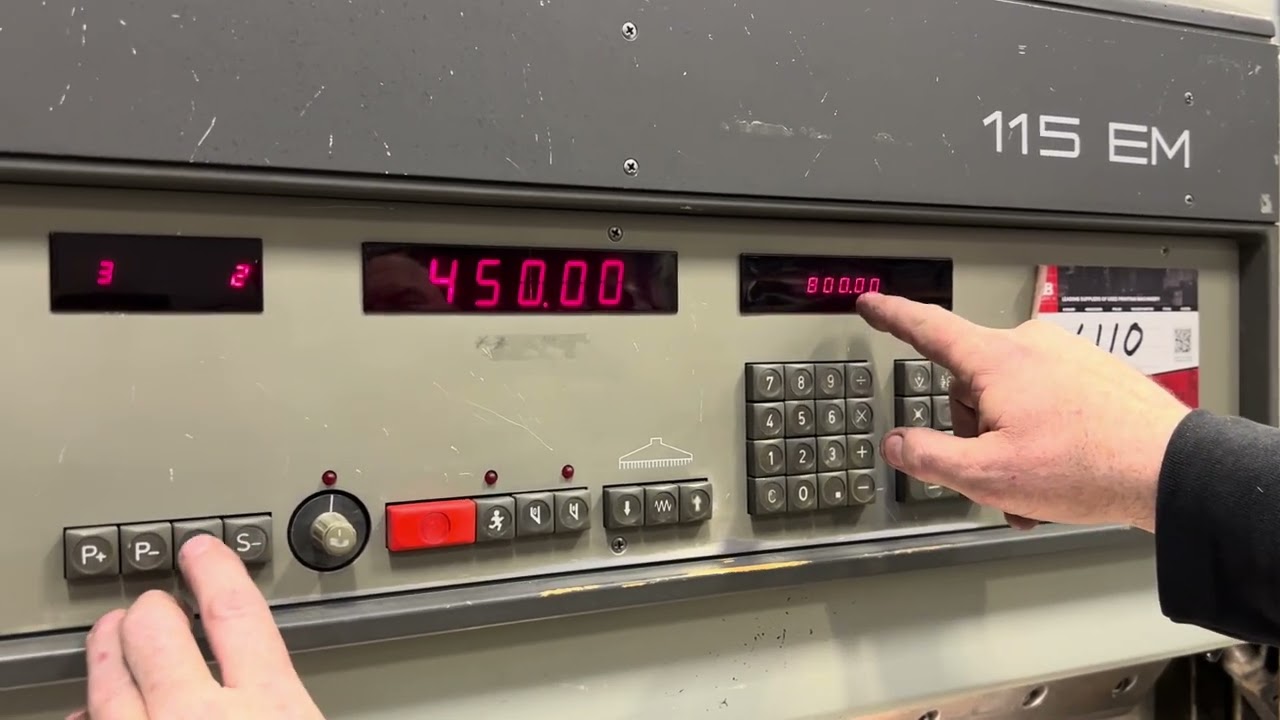 The procedure for entering and deleting cut programs on the Polar 115 EM guillotine   Gab Supplies L