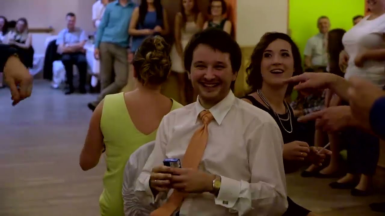 Krzesełka z fantami - to świetna zabawa integracyjna na weselu!